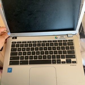 Toshiba chromebook 2 (partially damaged)